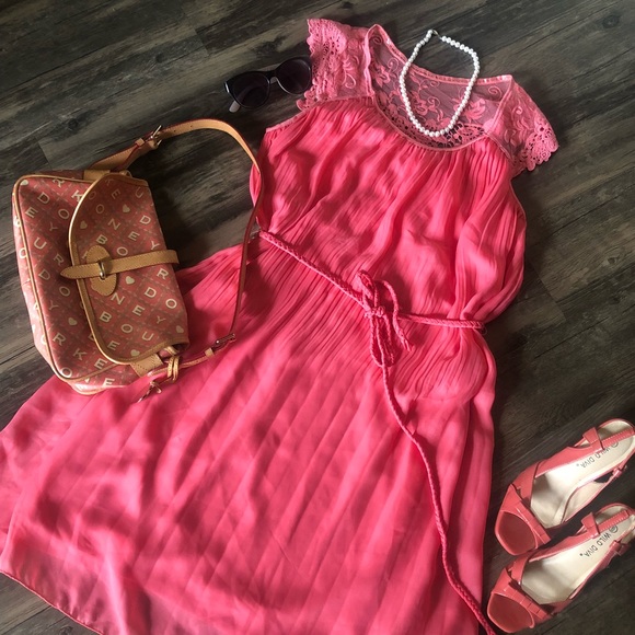 Robbie Bee Dresses & Skirts - Robbie Bee Sleeveless Dress